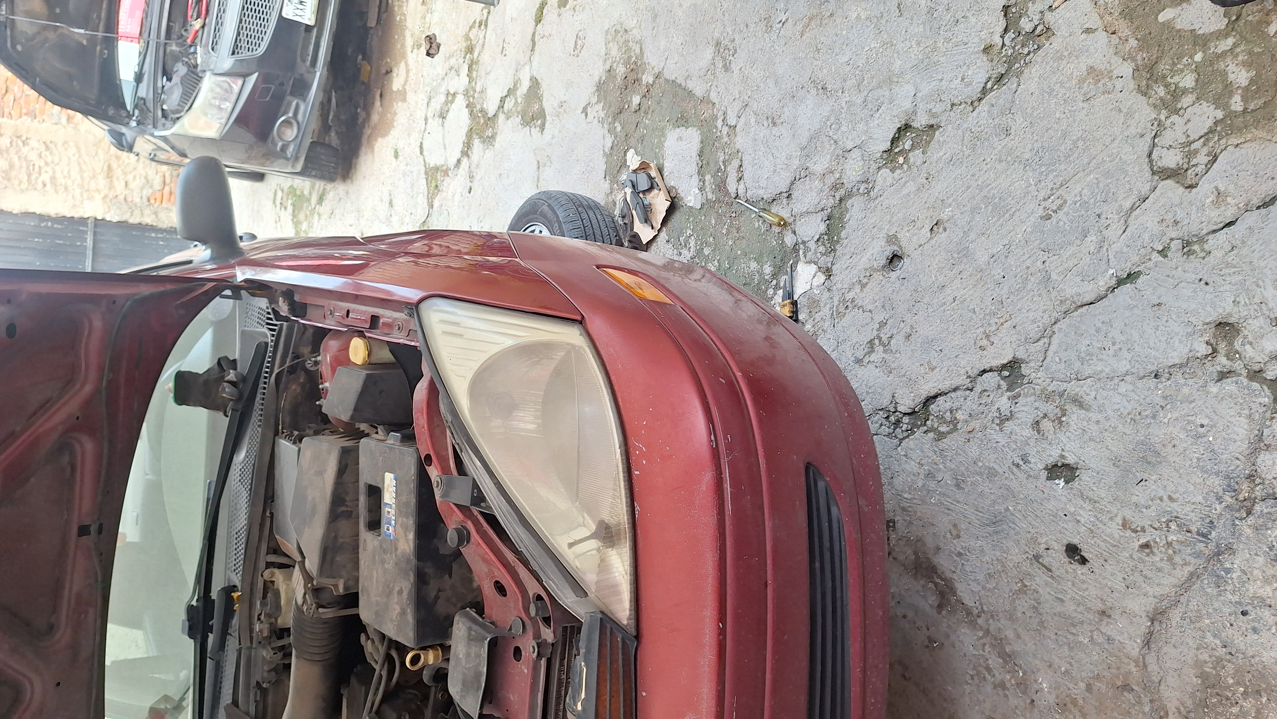 Ford Focus 2006 en servicio de cambio de balatas delanteras en Guadalajara