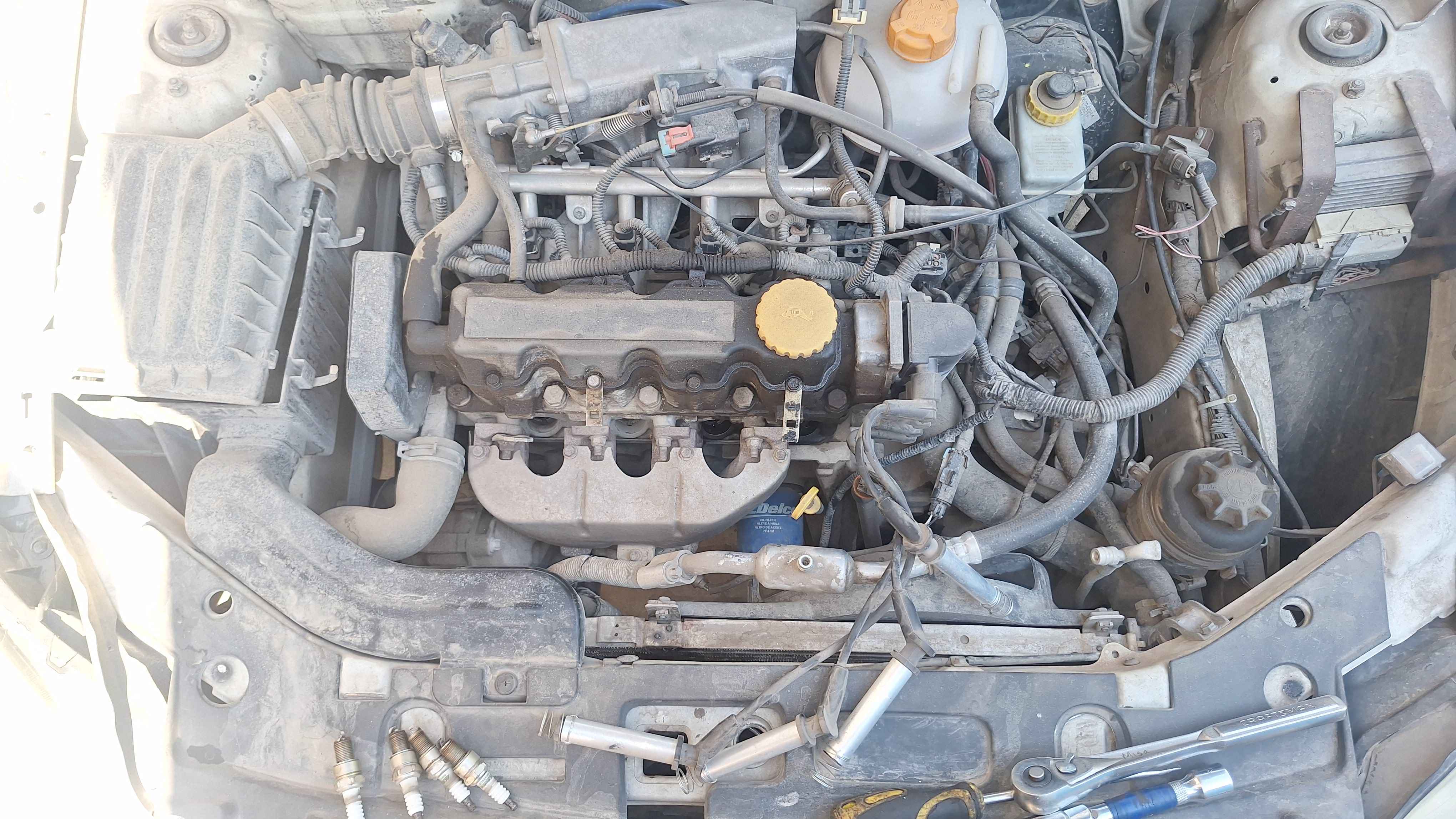 Estado del motor antes del lavado y afinaci&oacute;n mayor de Chevy en Guadalajara