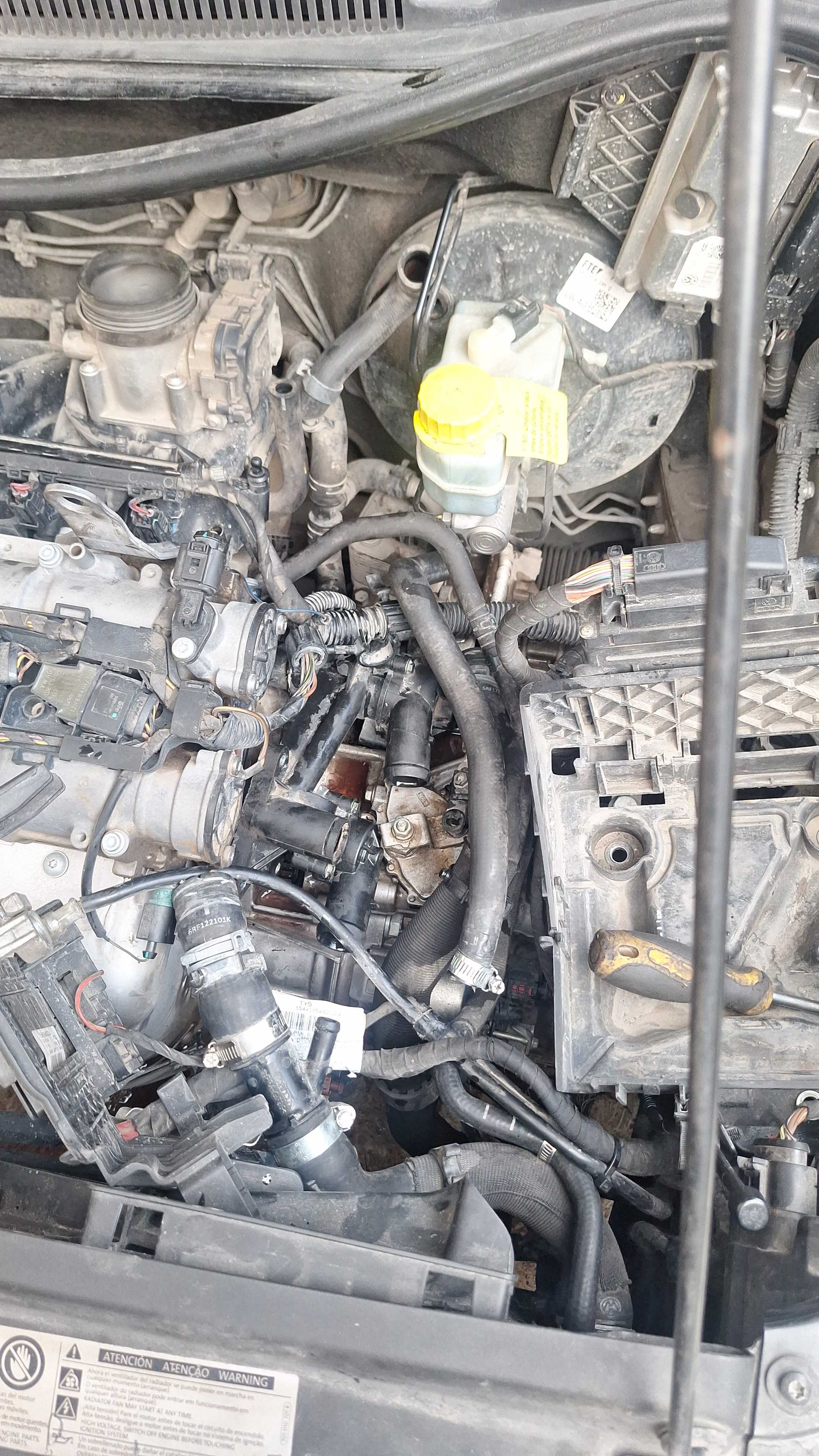 Volkswagen Vento 2017 en cambio de toma de termostato por calentamiento en Guadalajara
