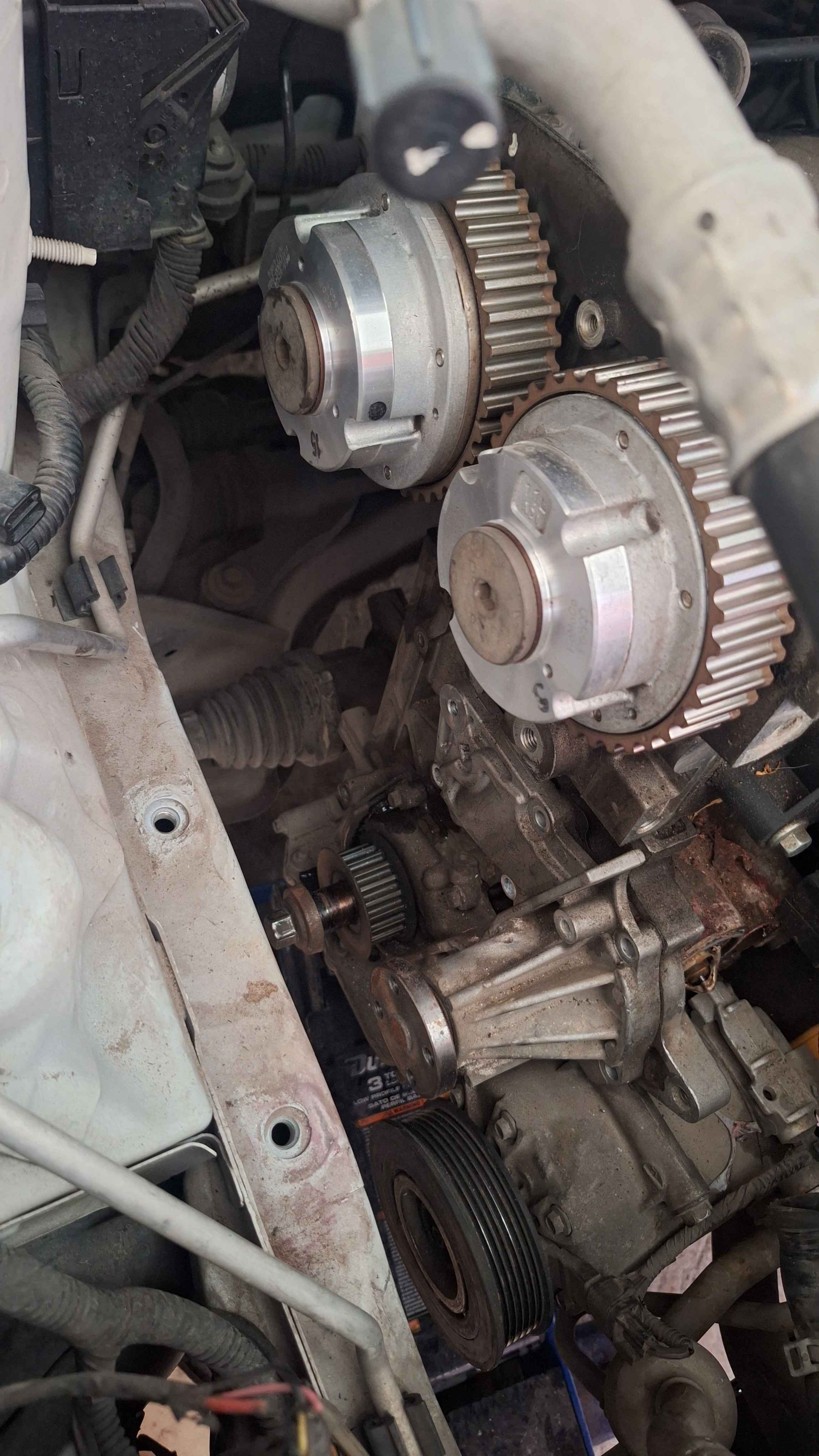 Motor Ford Fiesta desarmado para cambio de distribución en Guadalajara