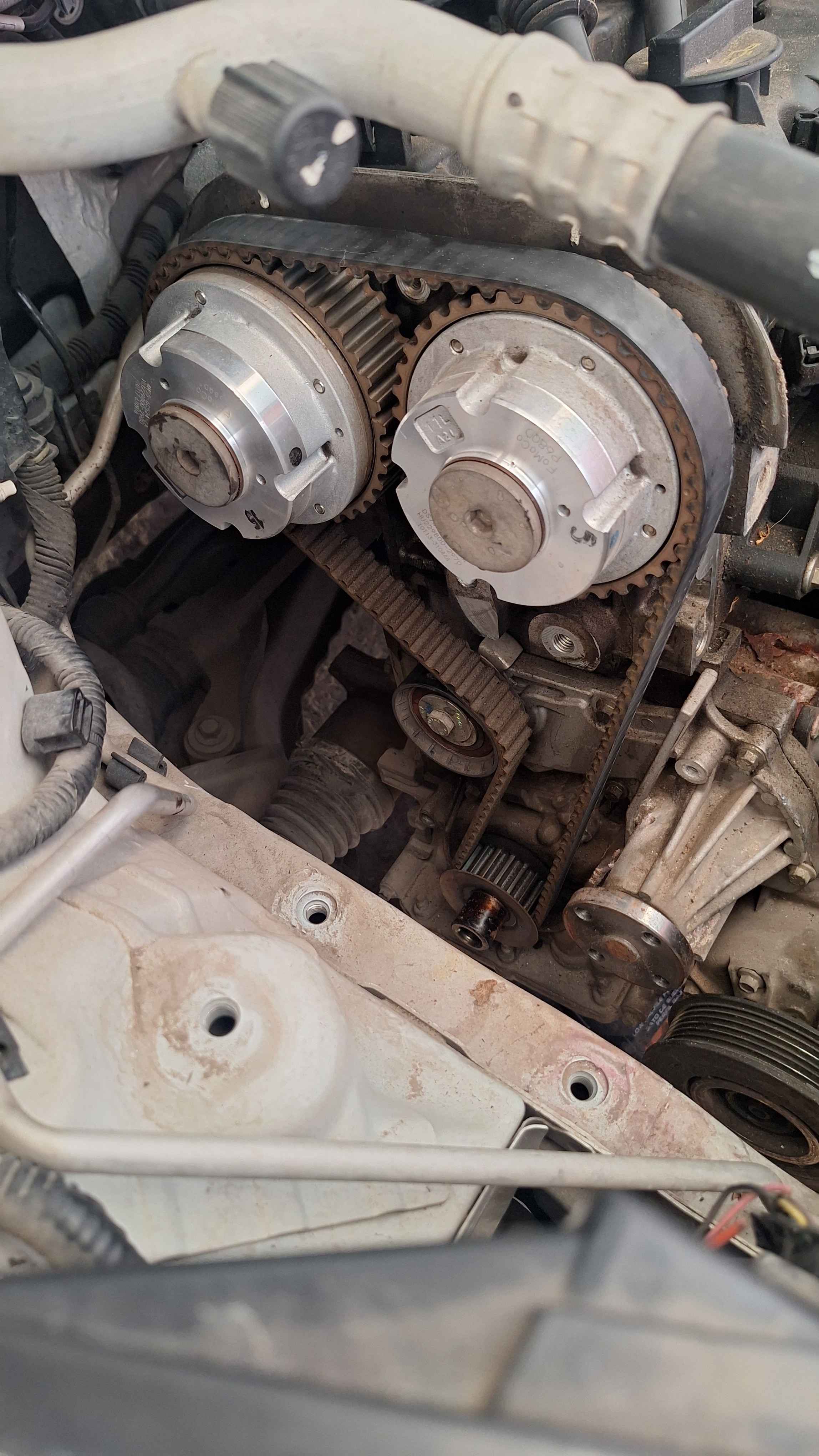 Verificaci&oacute;n de sincronizaci&oacute;n de distribuci&oacute;n en Ford Fiesta