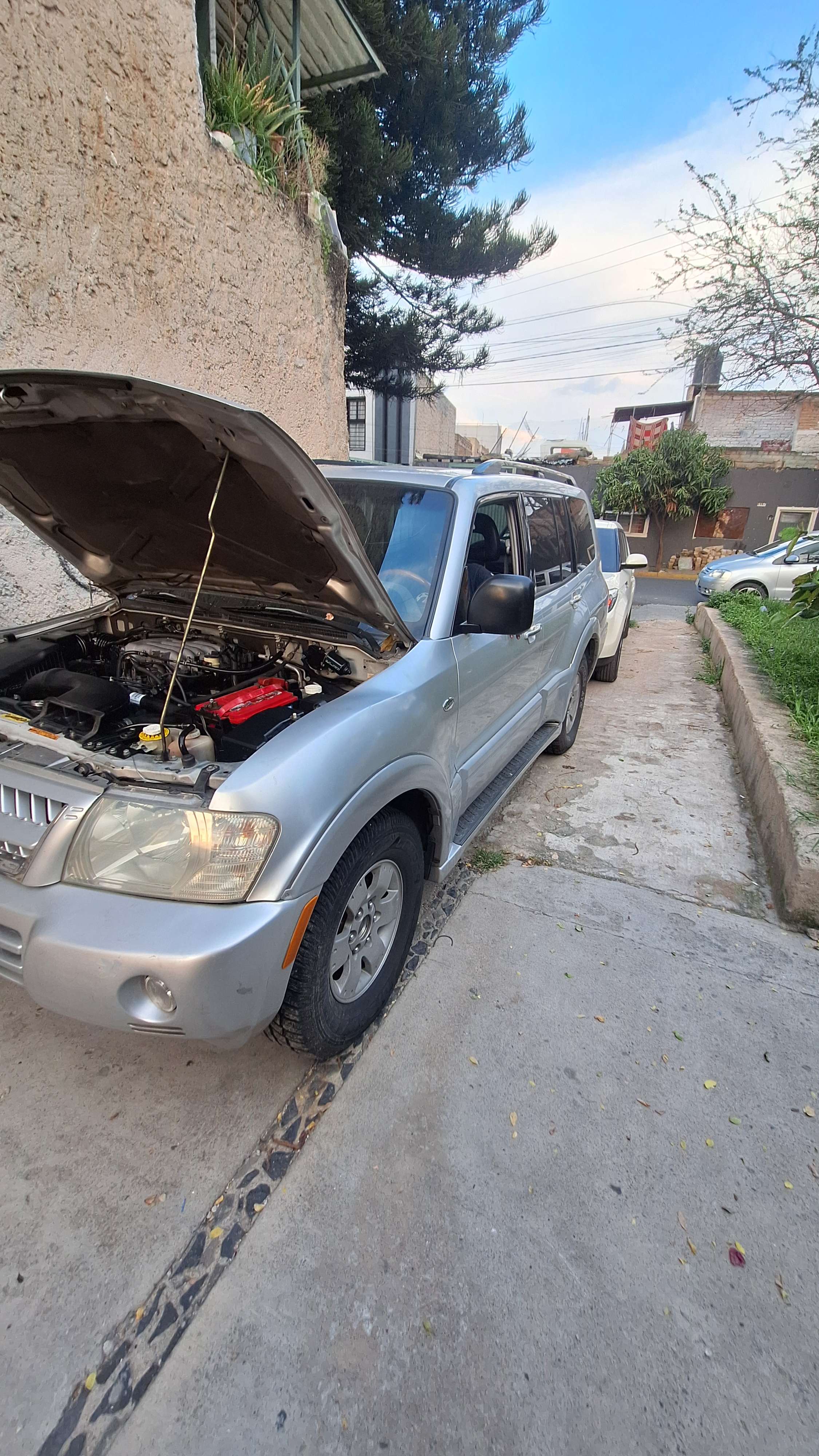 Mitsubishi Montero atendida por consumo de aceite en Guadalajara