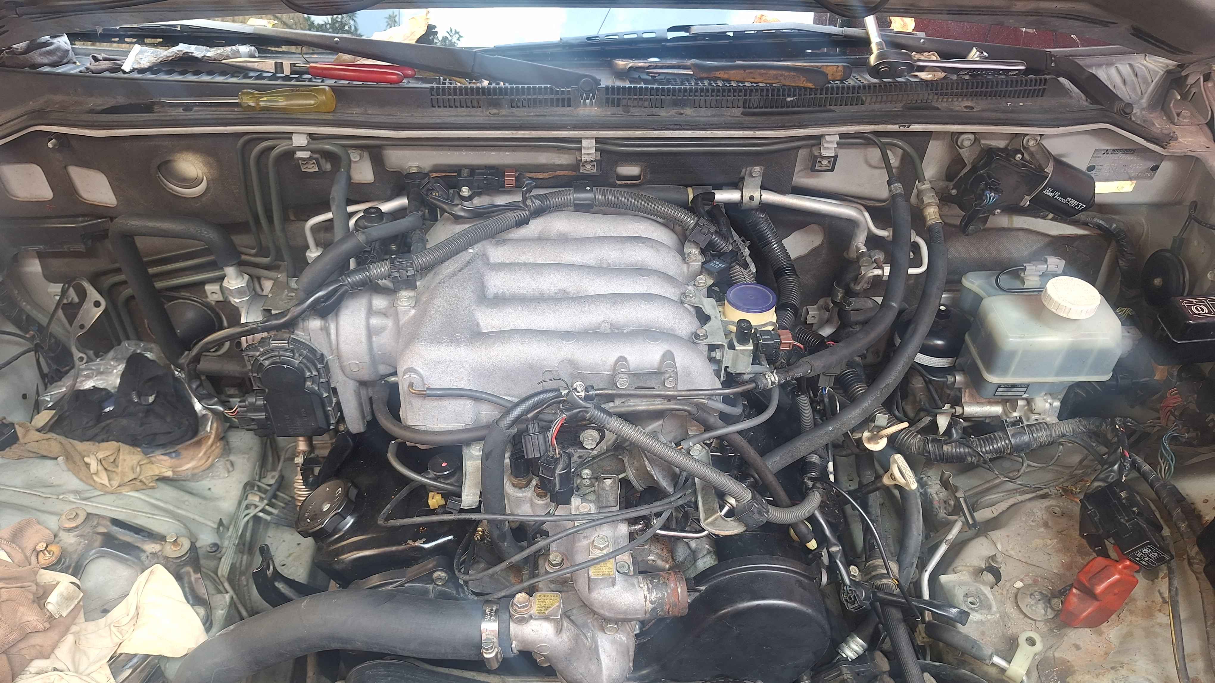 Motor armado de Mitsubishi Montero despu&eacute;s de cambio de sellos y bomba de agua