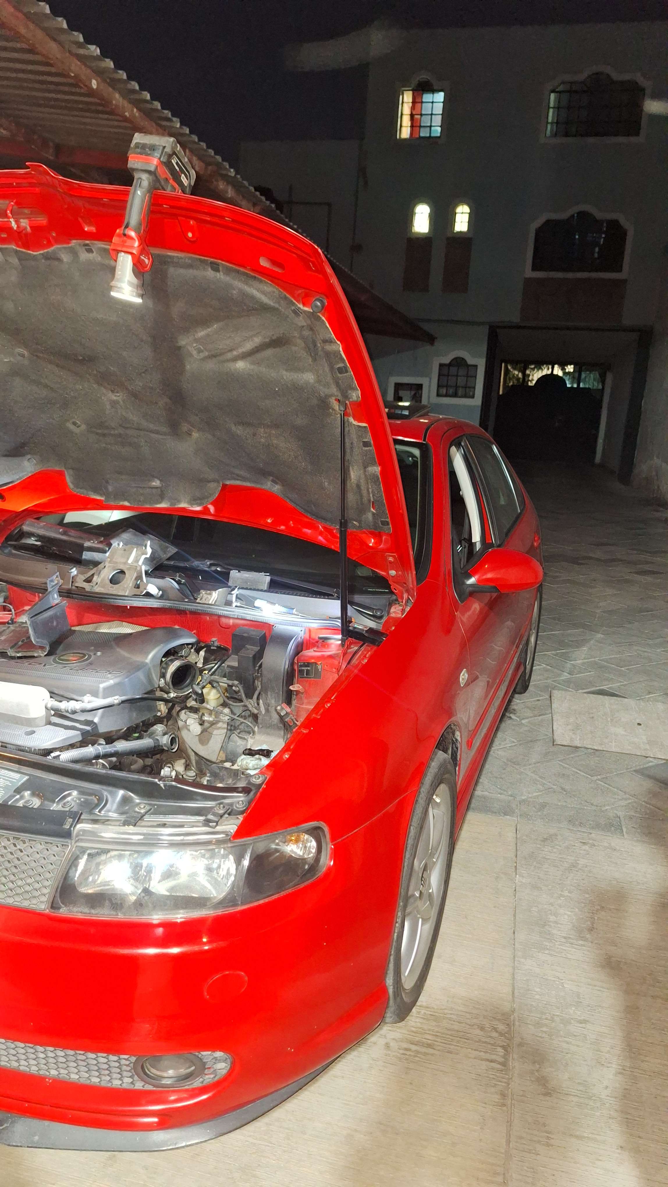 Seat Leon 2.0 en diagn&oacute;stico de clutch hidr&aacute;ulico en Guadalajara